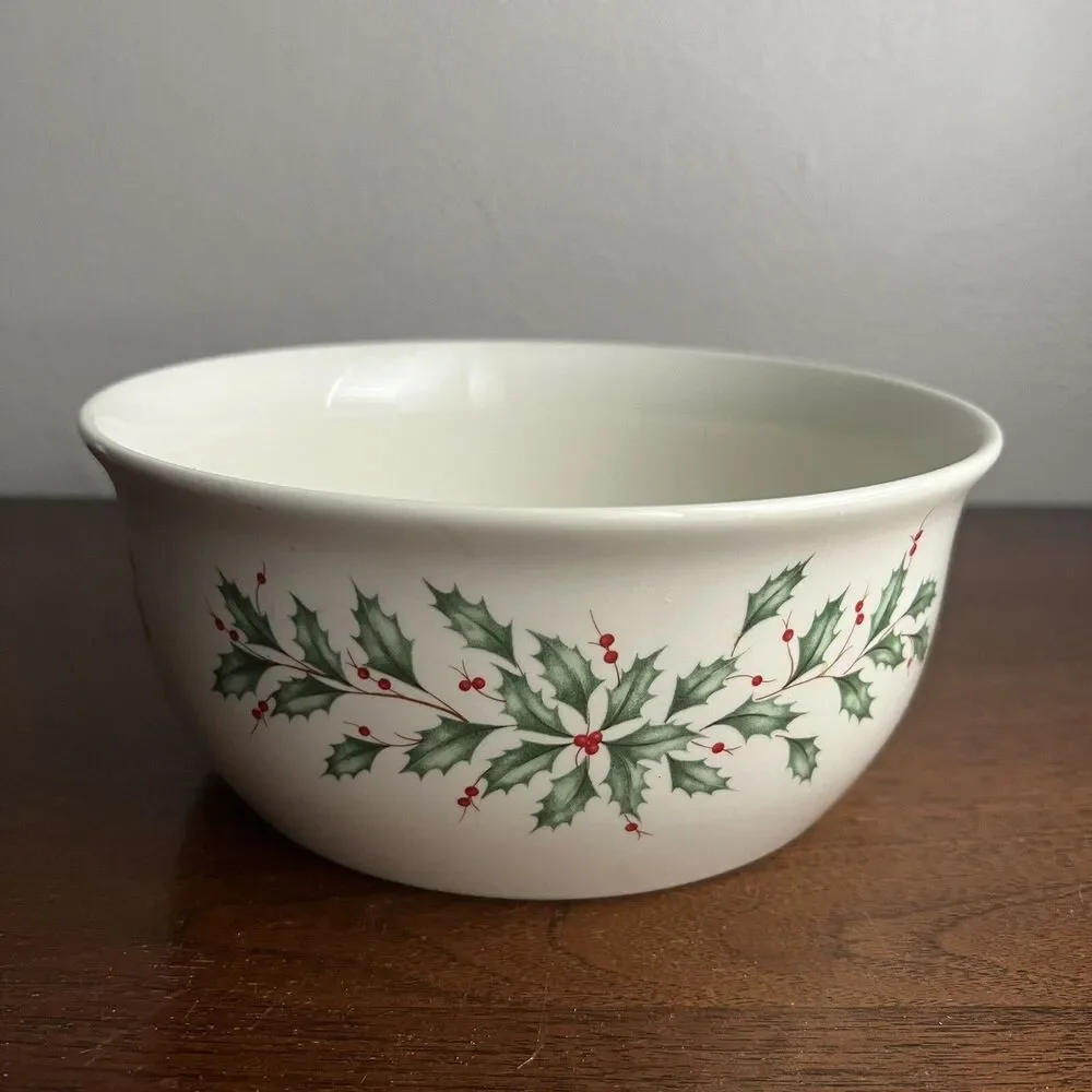 Lenox Holiday Dimension Round Vegetable Bowl Holiday Holly 7.75